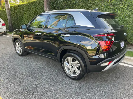Hyundai Cantus negra