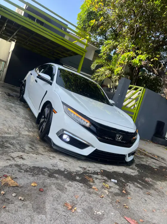 Honda Civic blanco
